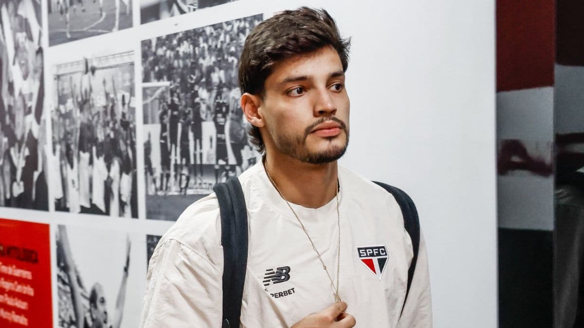 São Paulo x Santos: veja escalações para jogo adiado do Brasileirão