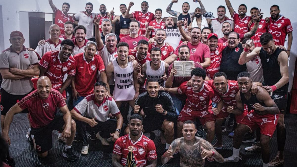 Vila Nova vence o Botafogo-SP fora de casa e retoma a liderança da Série B
