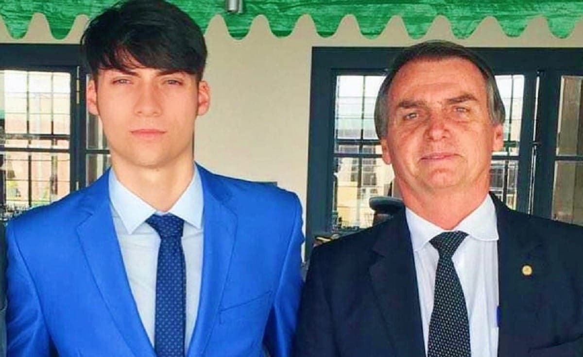 Jair Renan reage às medidas restritivas impostas por Moraes a Bolsonaro: 'Pai, estou contigo'