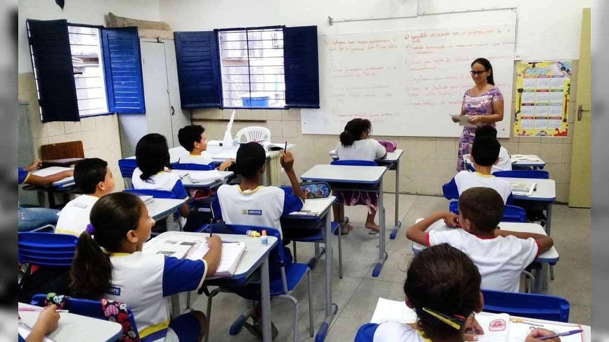 Taxa de analfabetismo no Brasil fica abaixo de 5% pela primeira vez