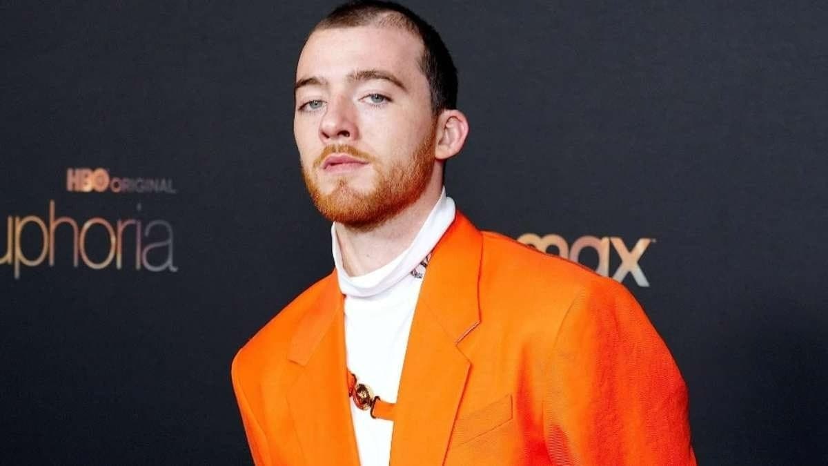Por que 'Euphoria' manteve personagem de Angus Cloud após morte do ator?