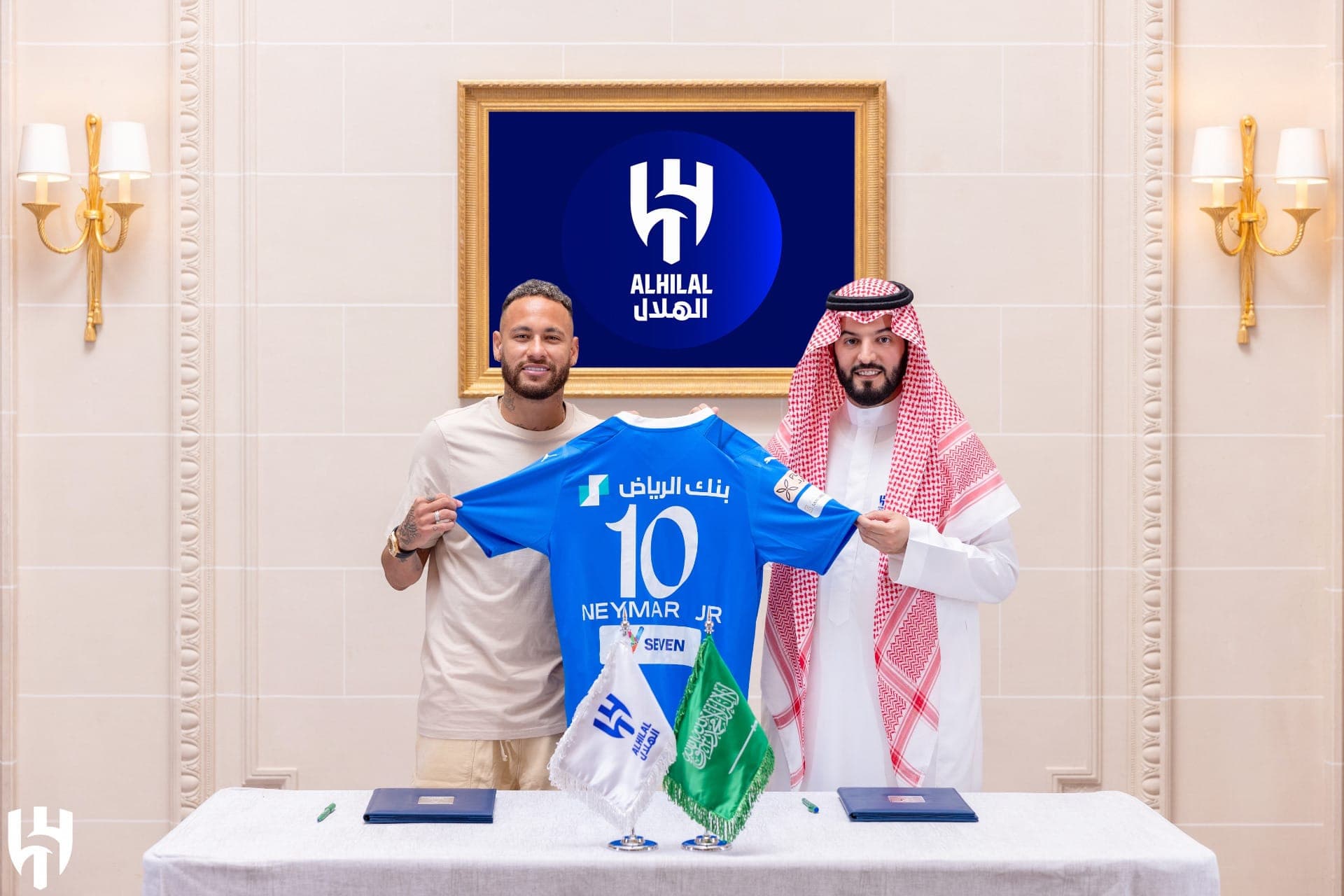 Salário de Neymar na Arábia Saudita pode comprar 6 aviões do Palmeiras