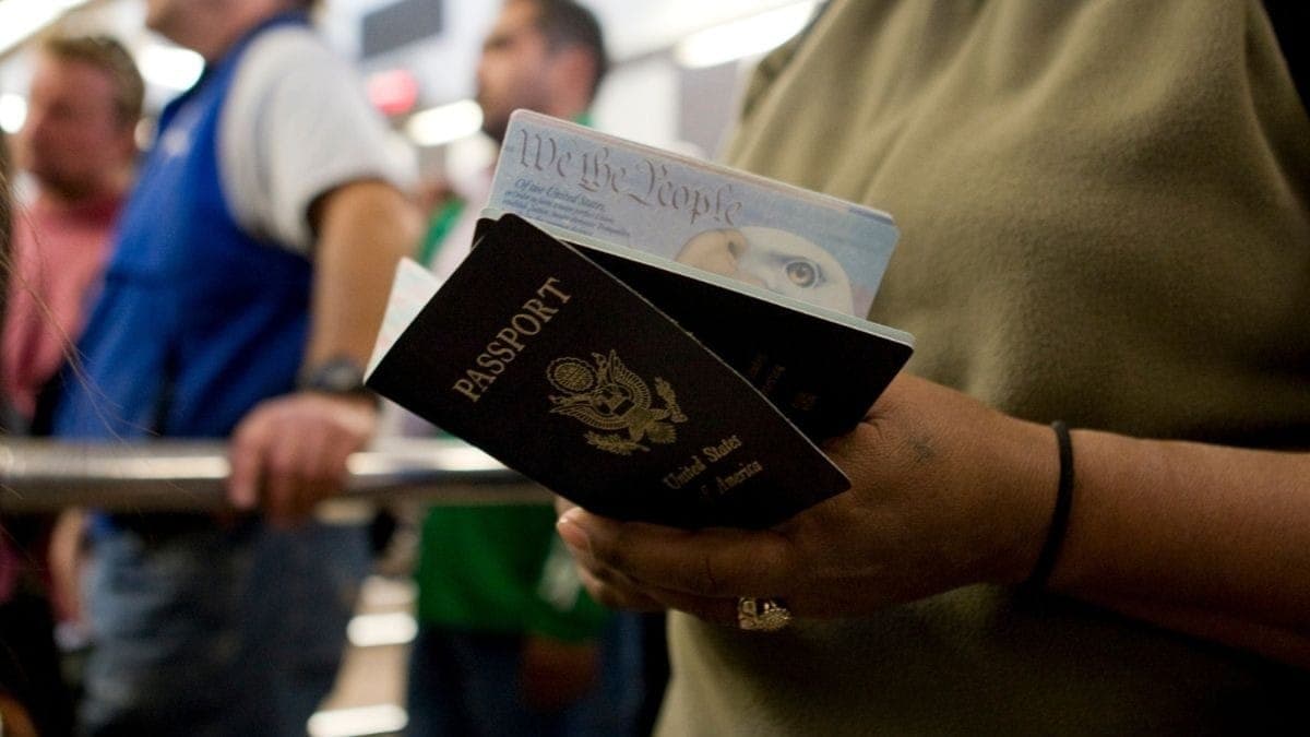Passaporte dos EUA sai do top 10 de mais poderosos do mundo e tem queda histórica em ranking