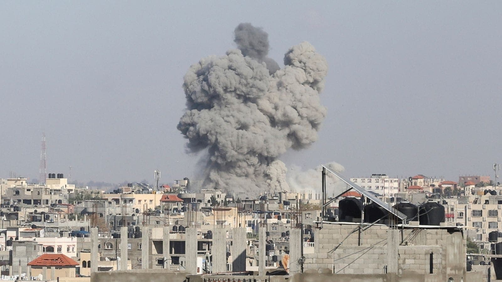 Passagem de Rafah em Gaza é fechada após ataque deixar quase 20 mortos
