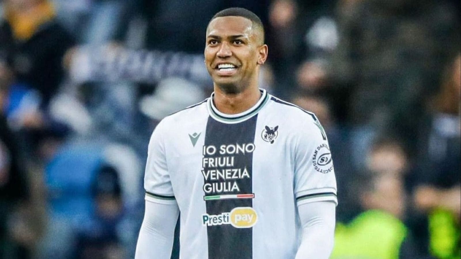 Cruzeiro "dá chapéu" no Corinthians e contrata volante Walace, ex-Grêmio