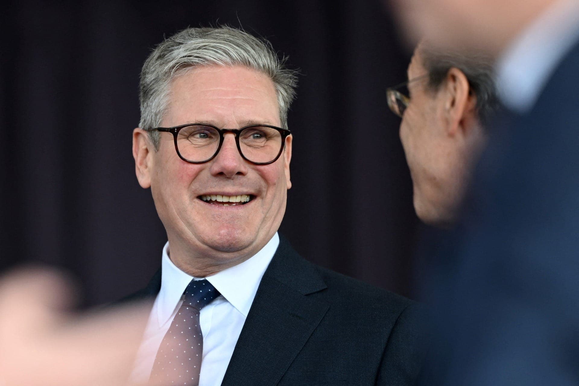 Keir Starmer anuncia renúncia ao cargo de primeiro-ministro do Reino Unido