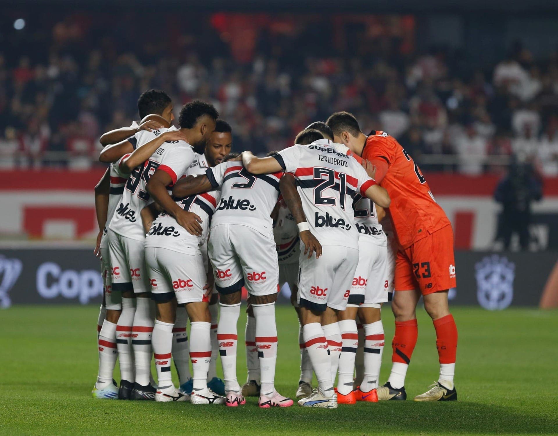 Rafinha diz que jogadores não foram consultados sobre adiamento de jogo após morte de Izquierdo