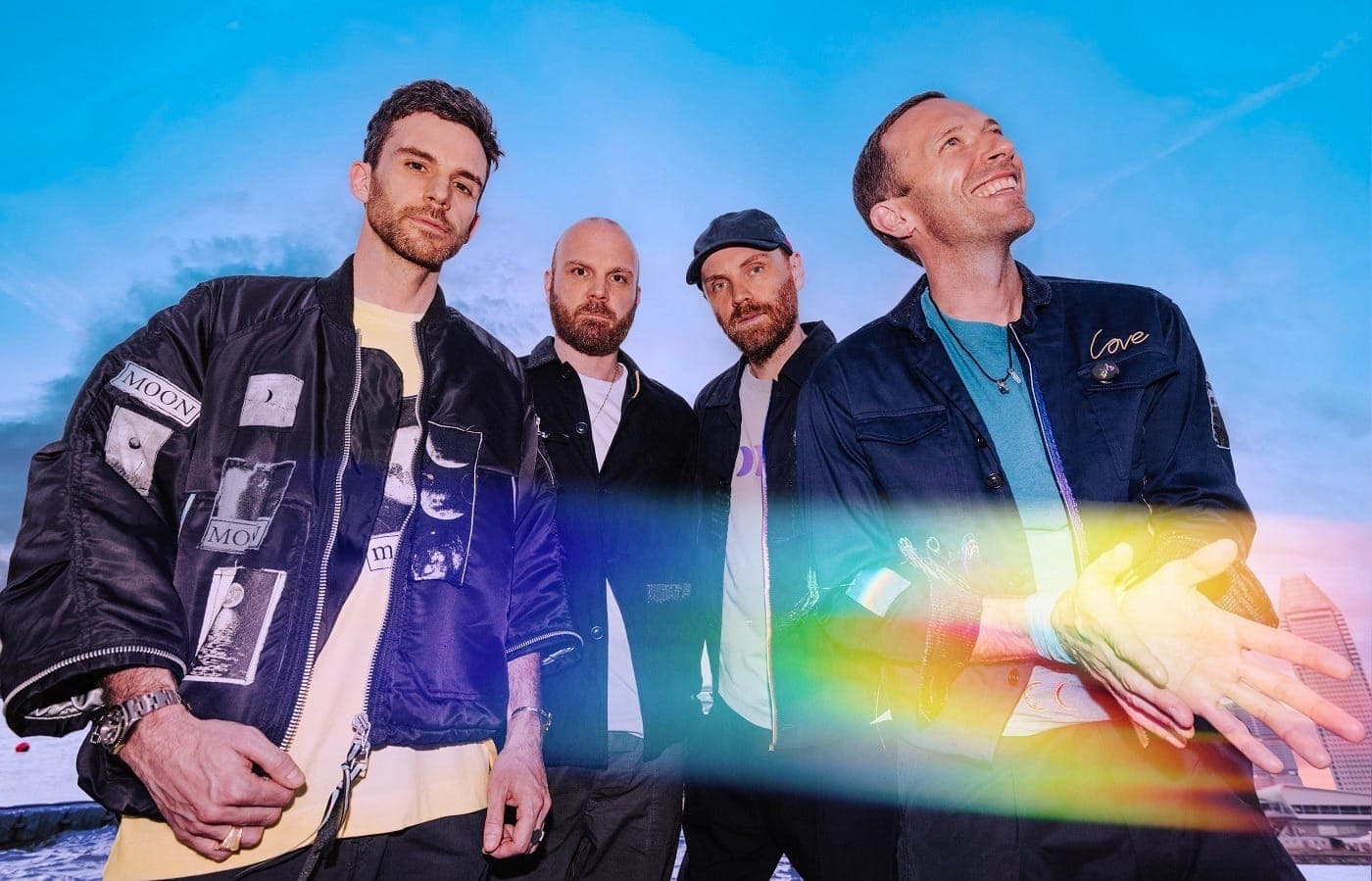 Moon Music: mesmo genérico, novo álbum do Coldplay entrega canções para apresentações ao vivo