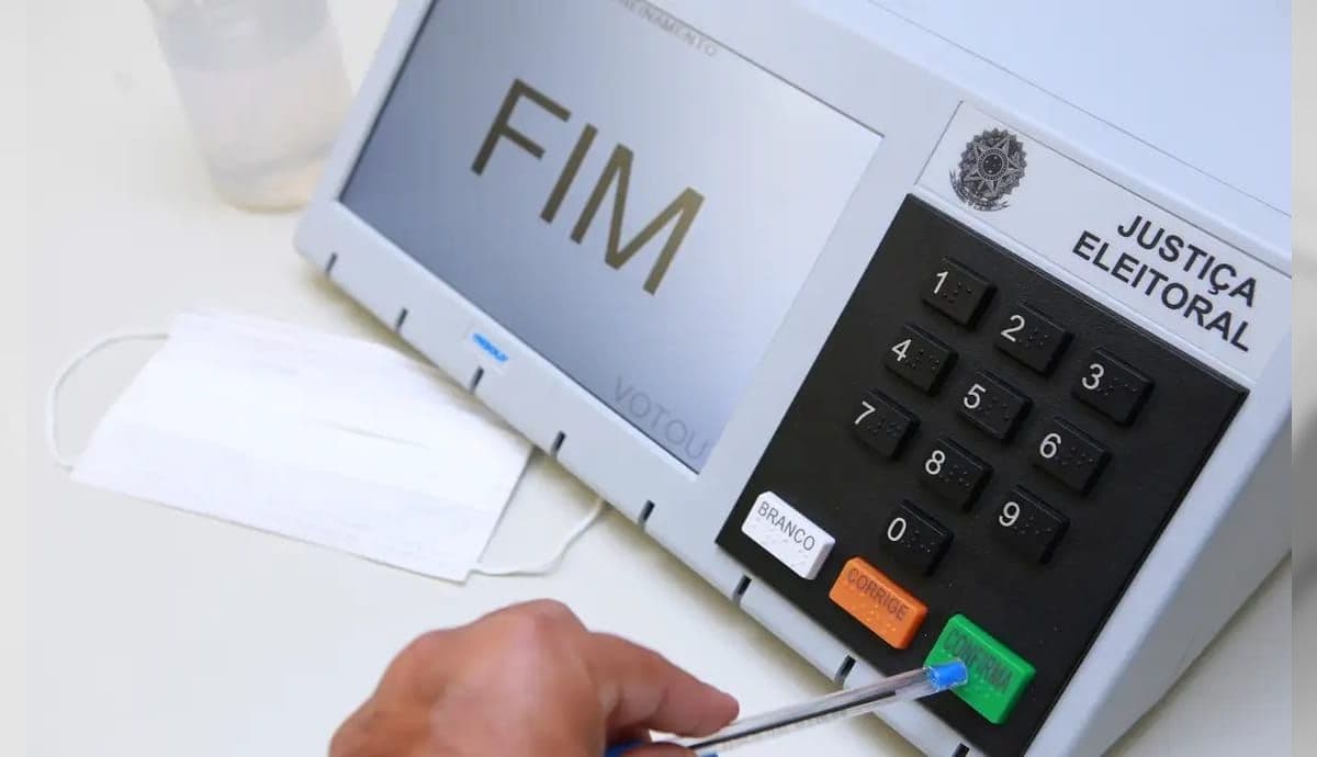 Mônica Bergamo: Debates influenciam o voto para 66% dos brasileiros