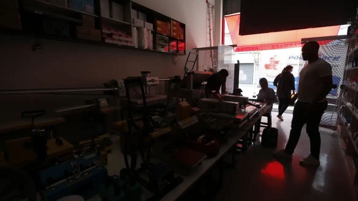Apagão deixa 6,8 mil imóveis sem luz no centro de SP: Enel culpa Sabesp