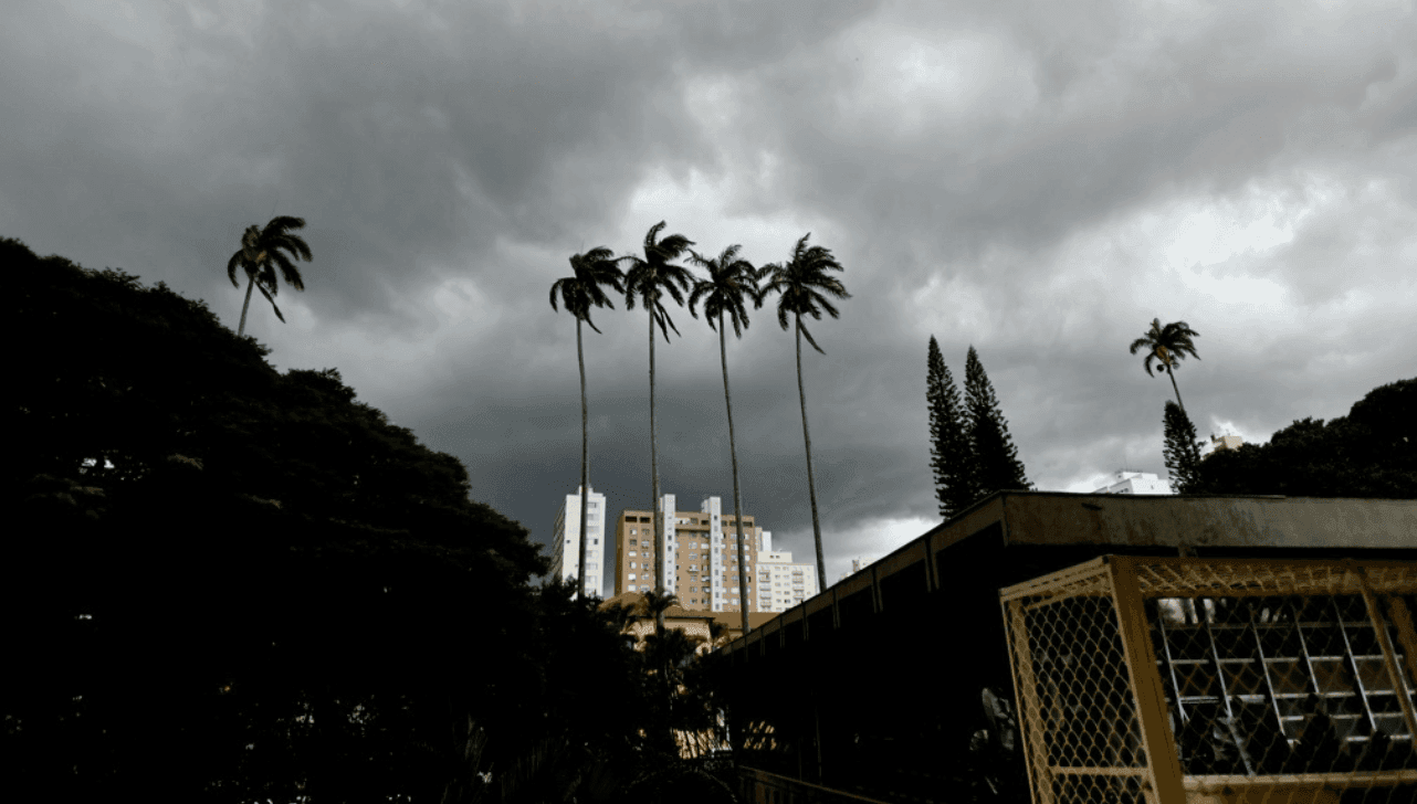 Inmet alerta para tempestades em nove estados até quinta-feira (14)