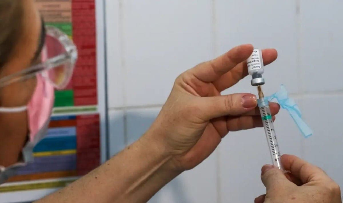 Buscas por teste de dengue superam as de Covid-19 no Brasil em 2025