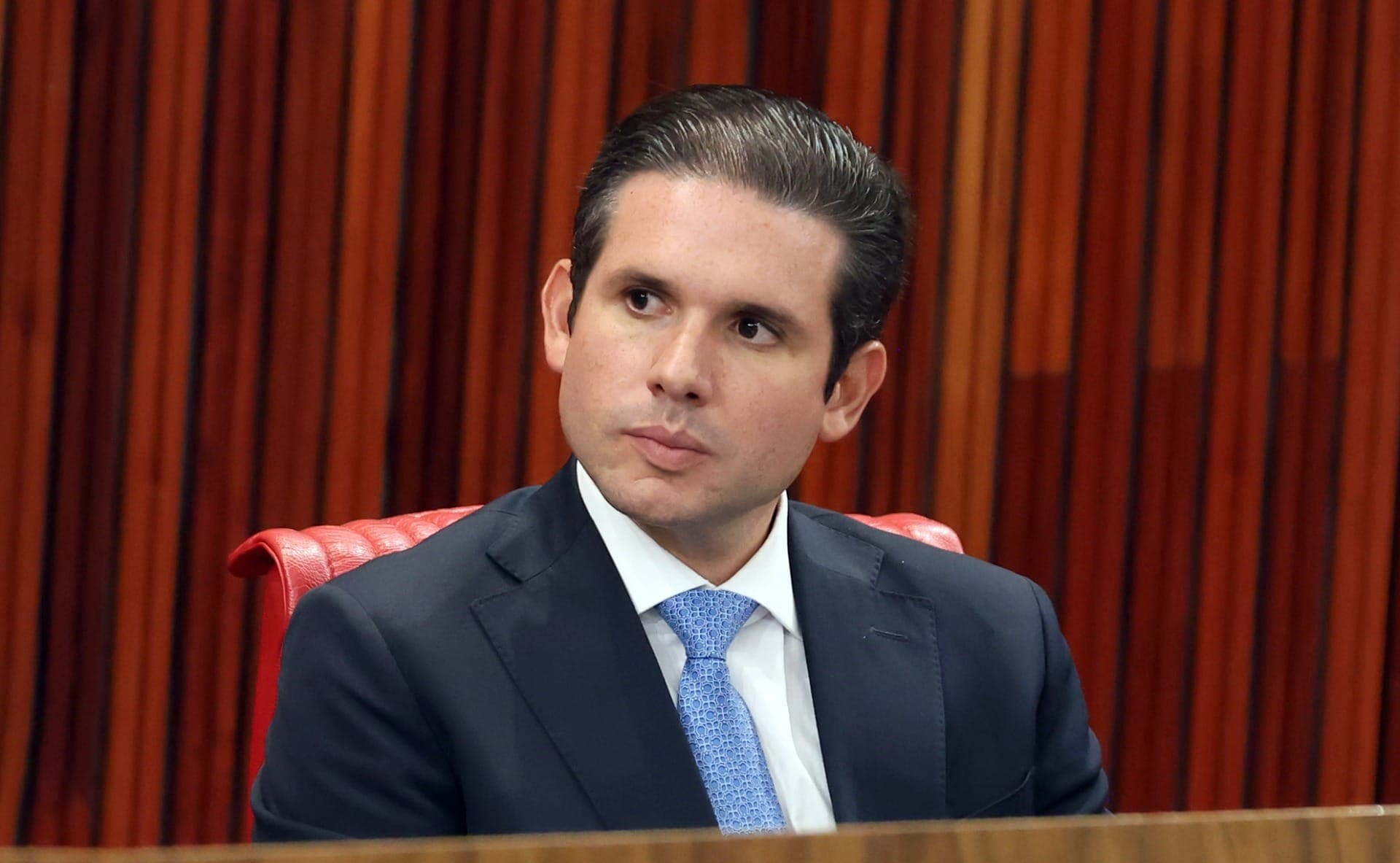 Hugo Motta nega irregularidades após vazamento de mensagens com Vorcaro