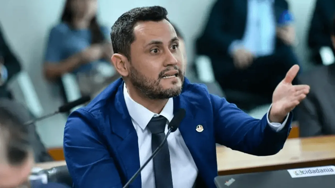 Justiça suspende propaganda de Cleitinho em MG por regras de acessibilidade