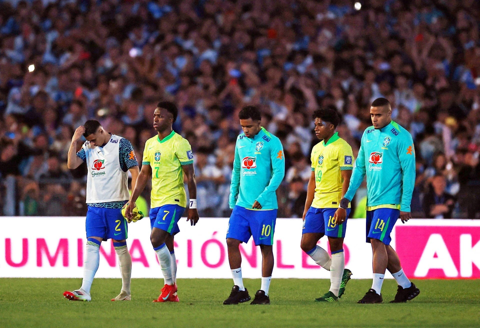 Vermelho na Seleção: nova camisa do Brasil quebra tradição e gera explosão de buscas