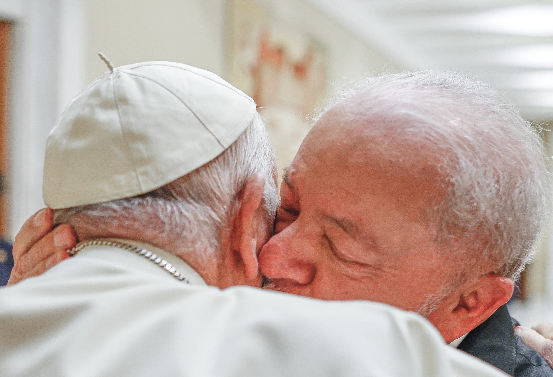 Lula e Papa Francisco: relação foi marcada por encontros, cartas e afinidades sociais
