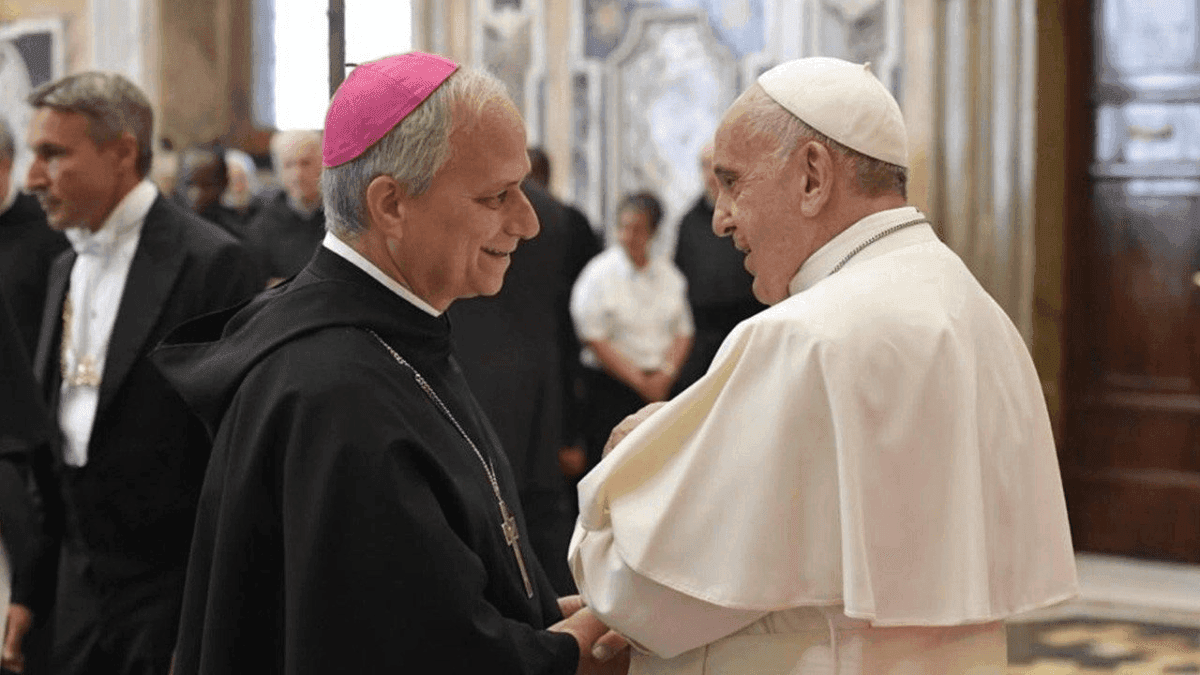 Papa Leão XIV lembra um mês da morte de Francisco: ‘Gratidão’