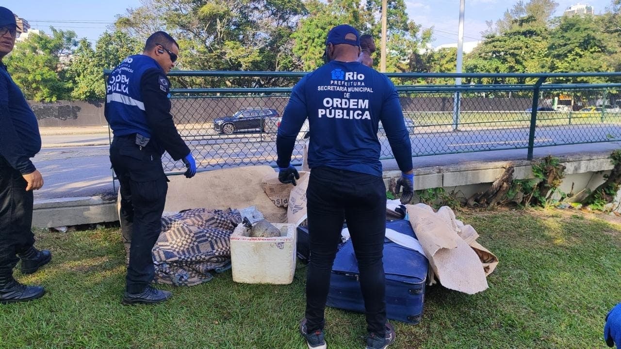 Seop desmonta acampamentos ilegais no Jardim de Alah, na Zona Sul do Rio