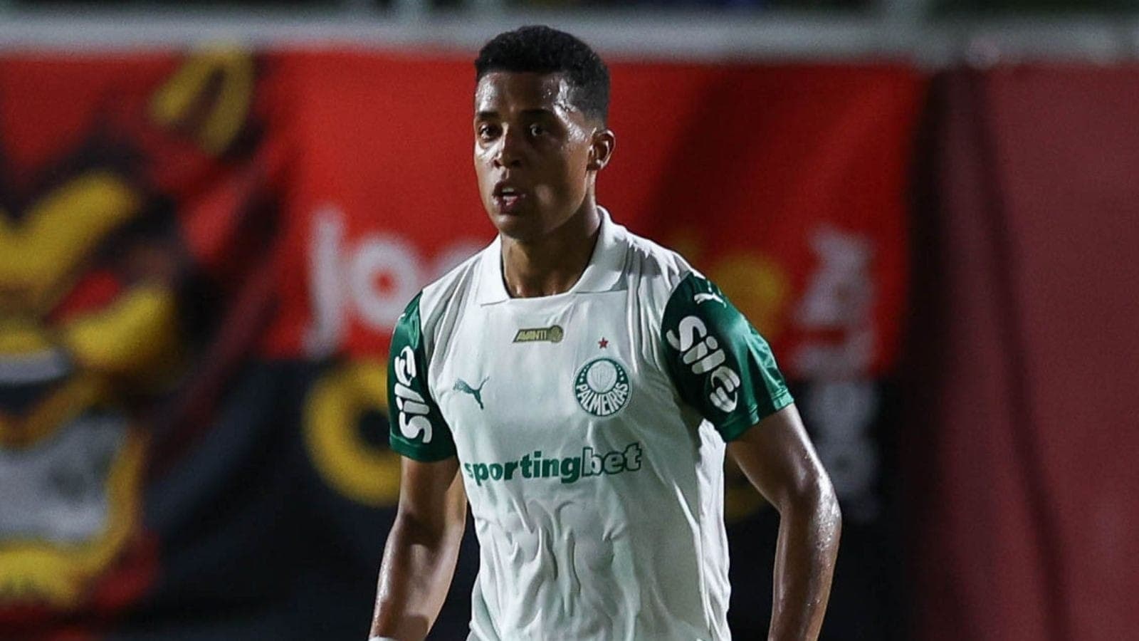 Palmeiras venderá Vanderlan para a Red Bull; jogador vai reforçar o Bragantino