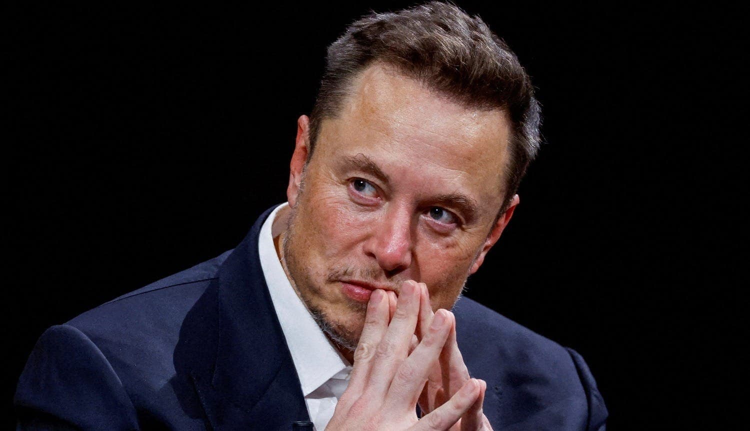 Grok, IA de Musk, dá explicações confusas sobre suspensão após citar genocídio em Gaza