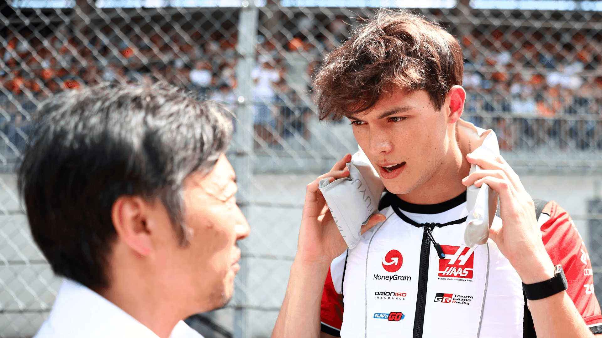 Chefe da Haas define meta para Bearman na F1: “Ele precisa liderar a equipe”