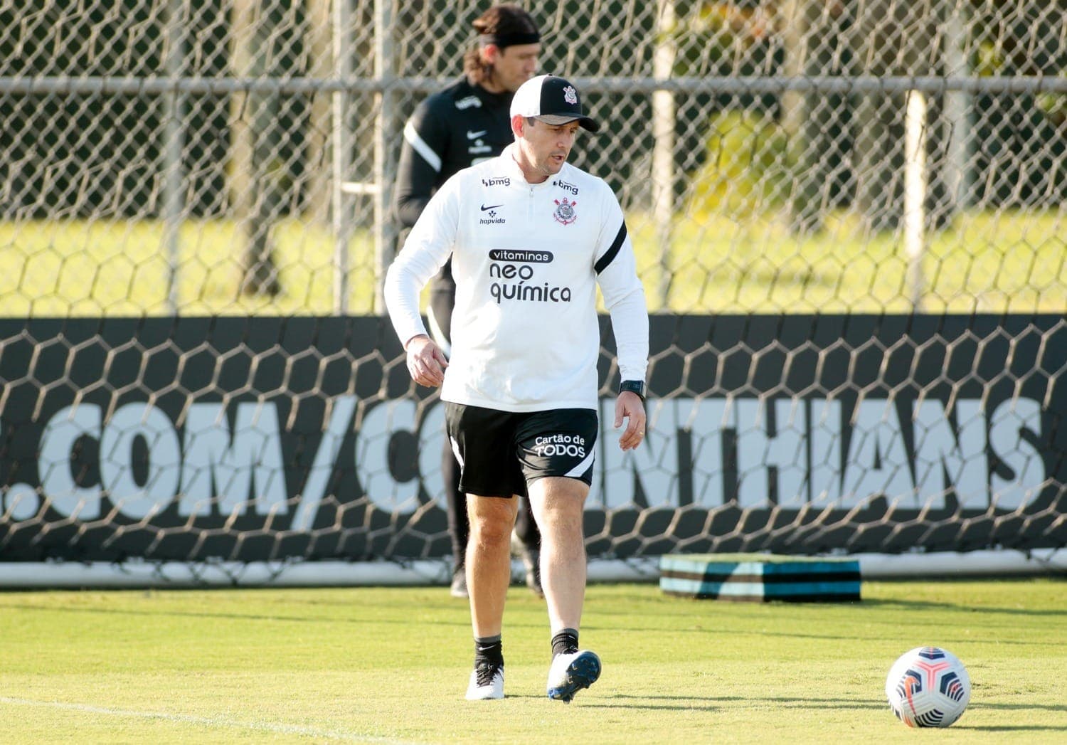 STJD pode punir preparador de goleiros do Corinthians por homofobia