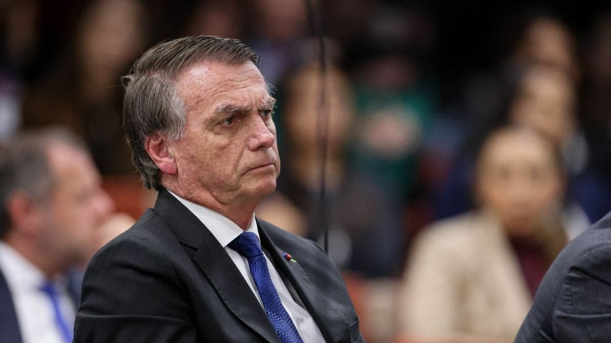 Moraes aciona PGR para avaliar parecer da defesa de Bolsonaro sobre carta
