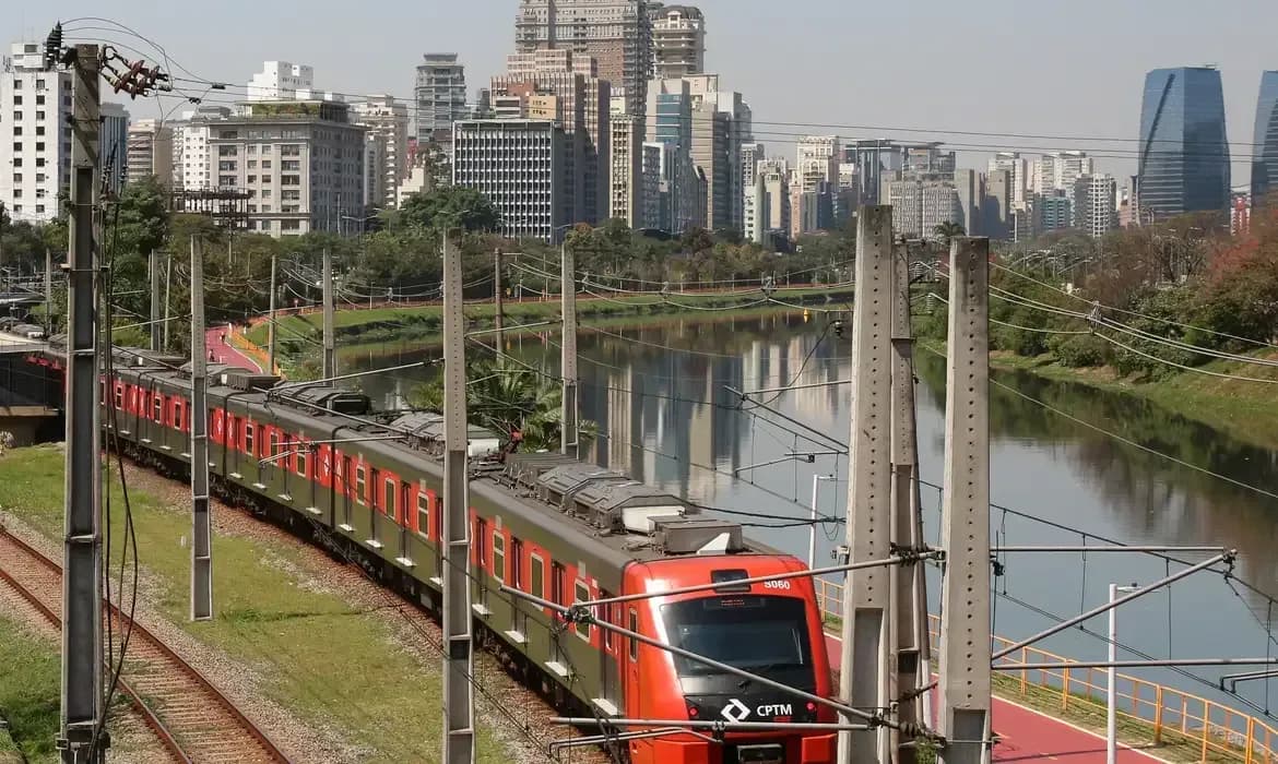 Chuva afeta circulação das linhas 11-Coral, 12-Safira e 9-Esmeralda