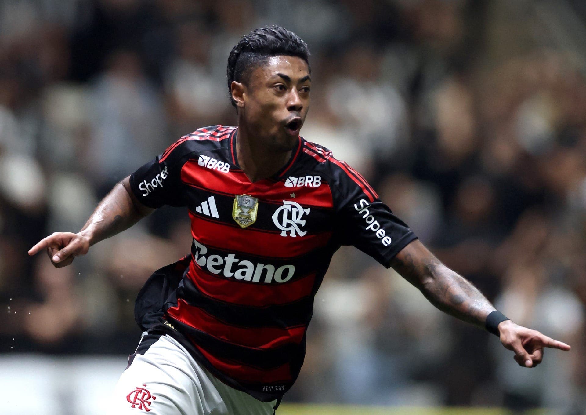 Bruno Henrique, do Flamengo, vira réu por estelionato na Justiça do DF