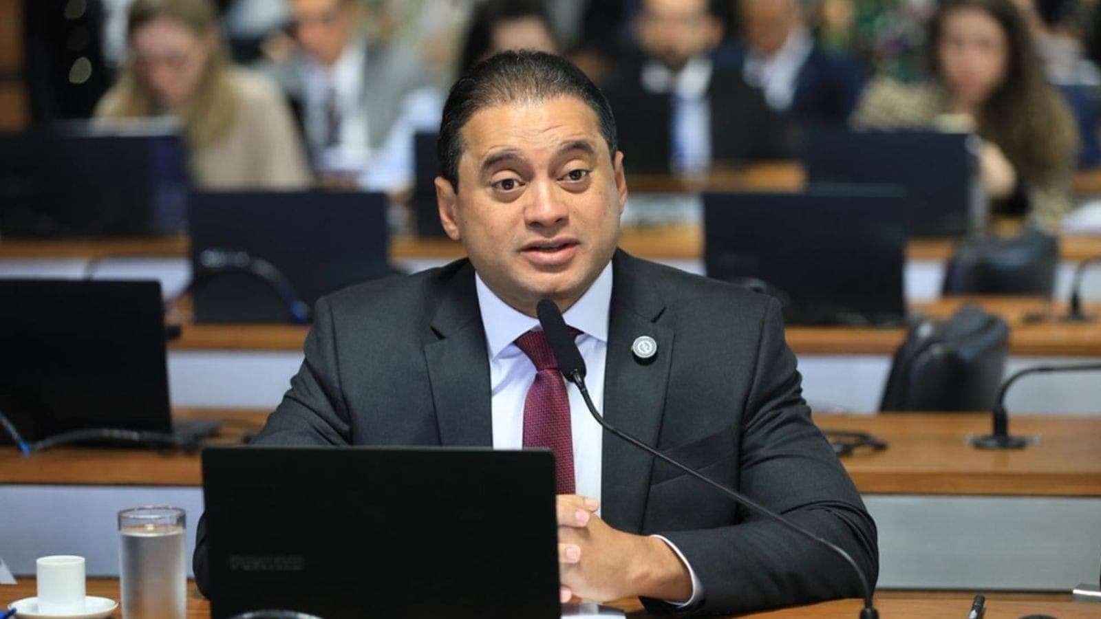 STF investiga senador por interferência em caso de assassinato no Maranhão
