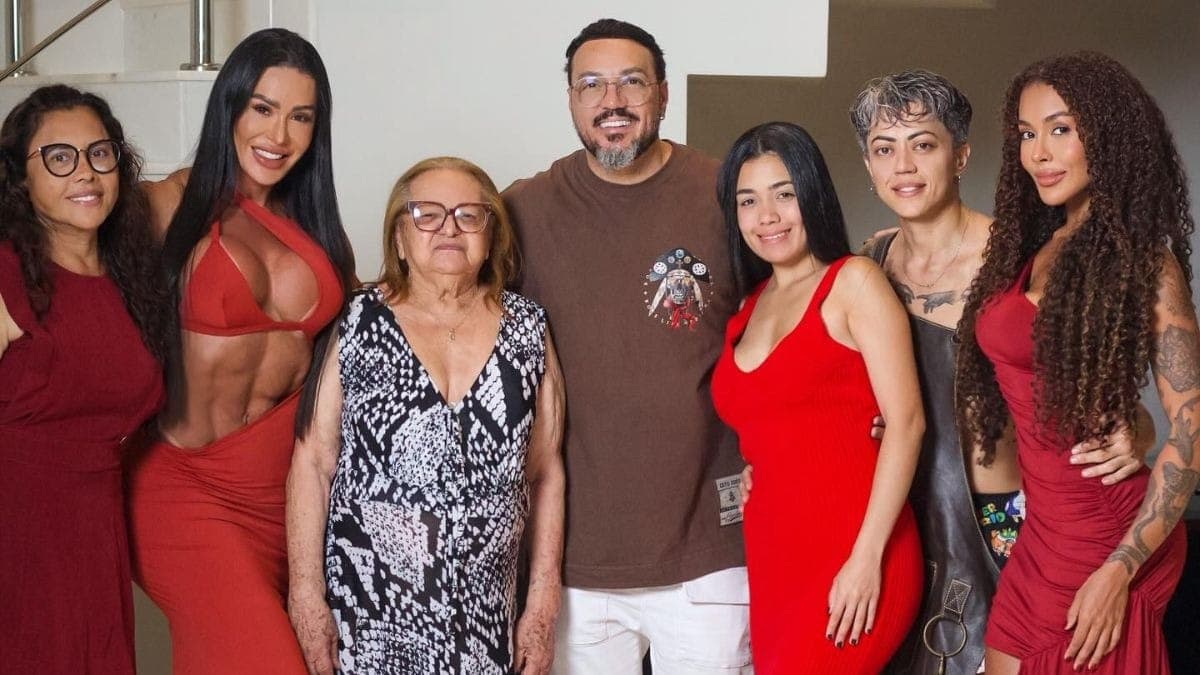 Gracyanne Barbosa e Belo comemoram Natal em família após separação