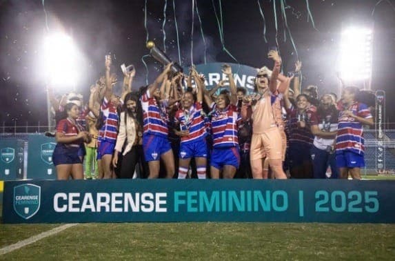 Fortaleza encerra o futebol feminino após queda do masculino no Brasileirão