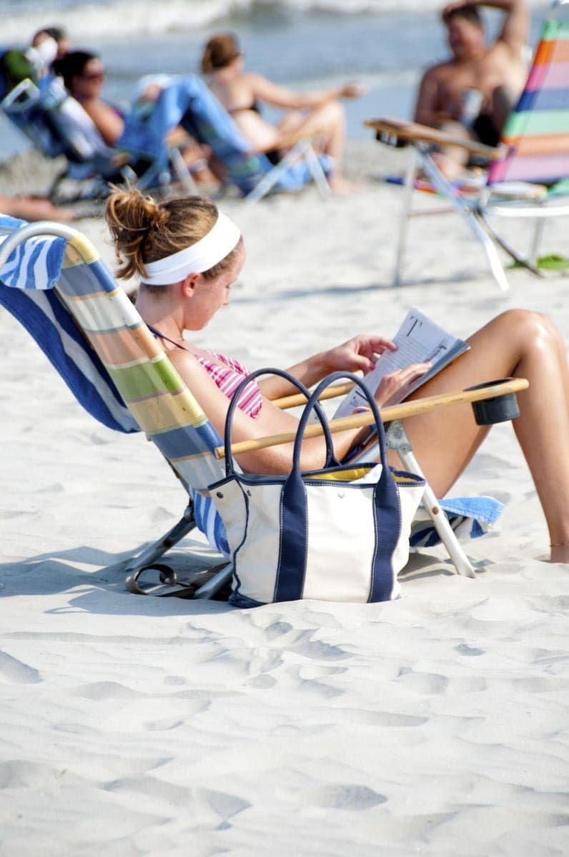 Verão, férias e sol: o risco que aparece décadas depois