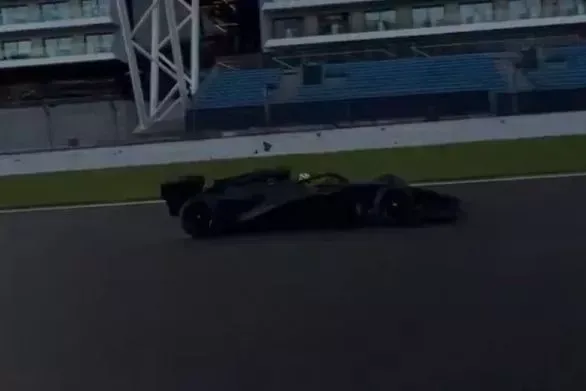 Cadillac faz primeiro shakedown do carro da F1 de 2026 com Sergio Pérez