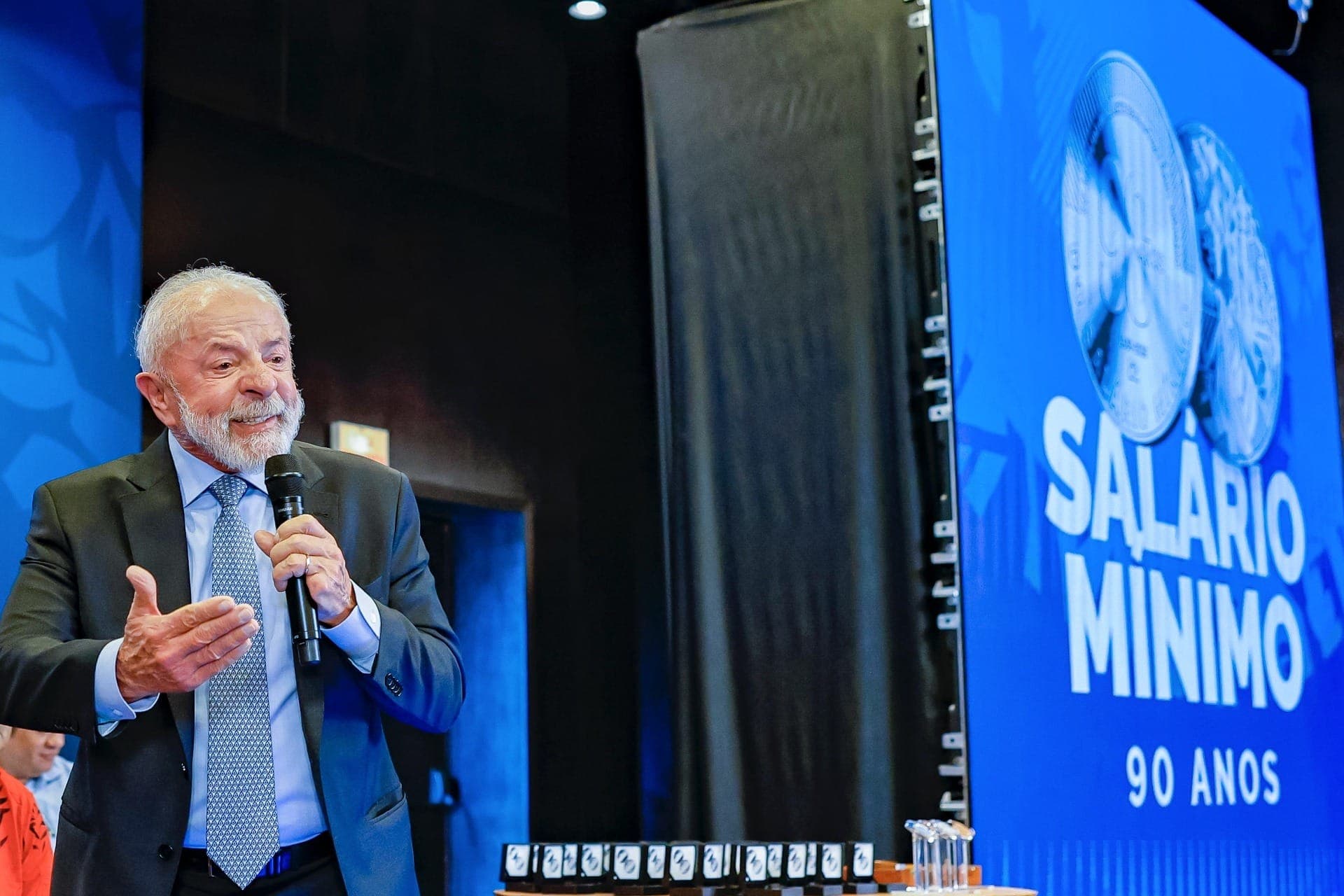 Salário mínimo: "Obrigação de brigar para que melhore", diz Lula