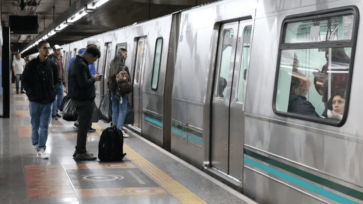 Metroviários marcam greve para quarta-feira (13) em São Paulo