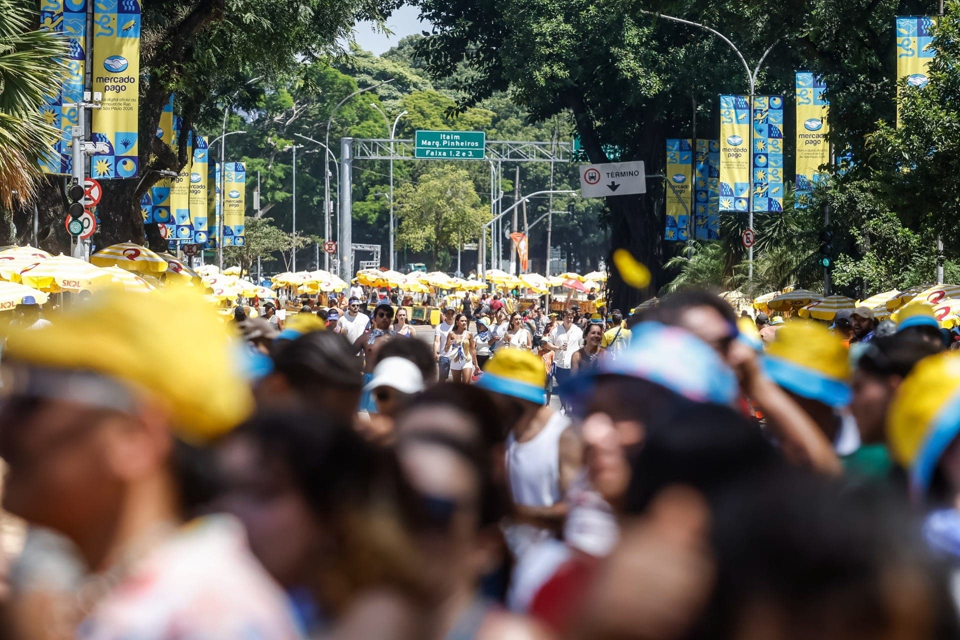 Bloco Vou de Táxi leva nostalgia dos anos 90 ao Ibirapuera