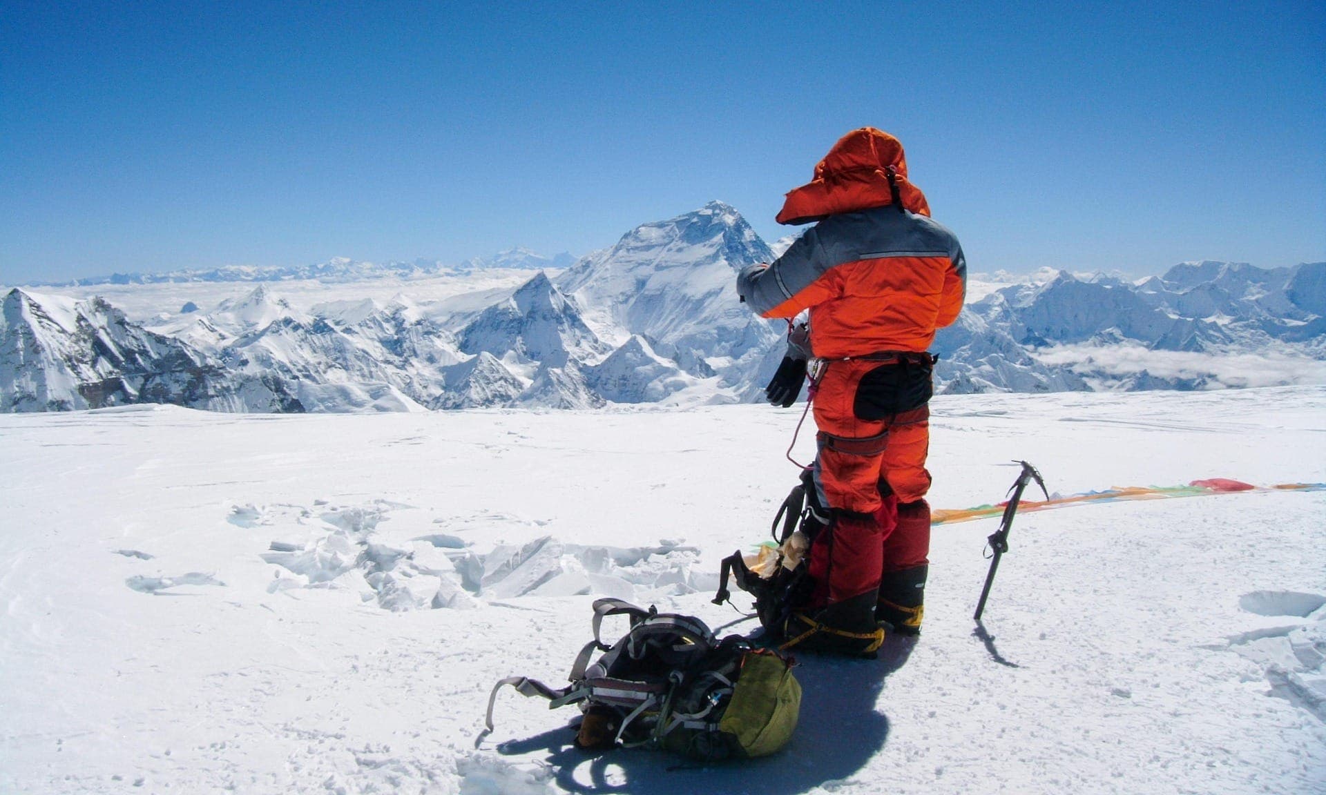 Subir o Everest ficou mais difícil; veja as novas regras