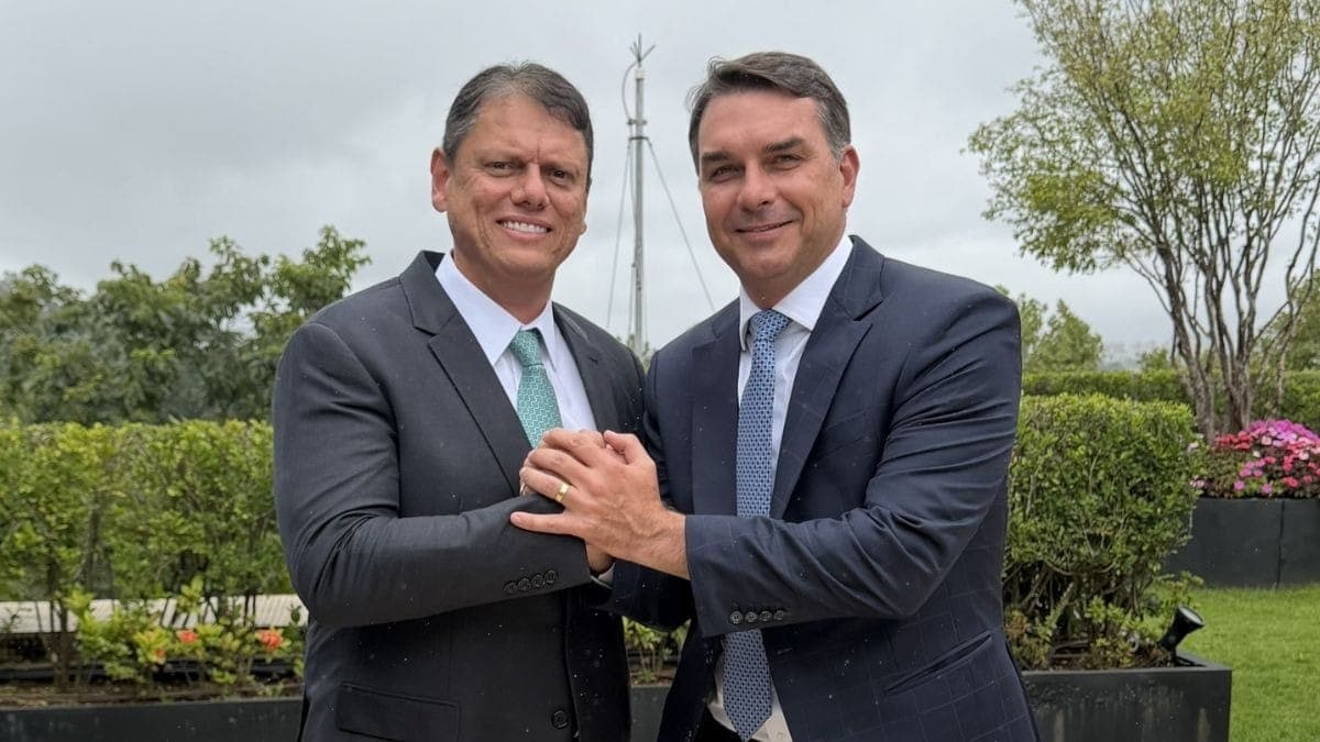 Tarcísio prevê apoio do Republicanos a Flávio e aguarda gesto do MDB