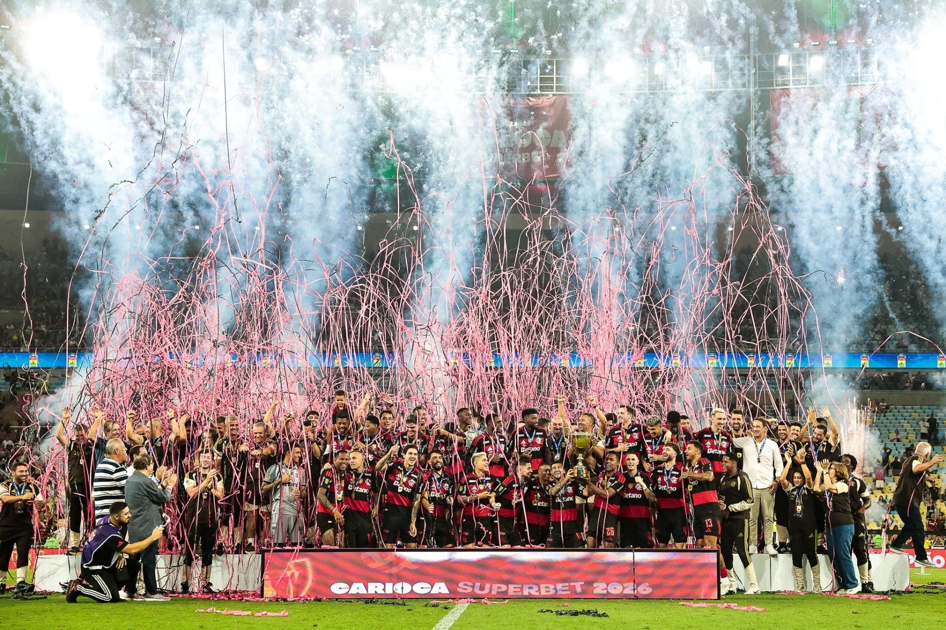 Flamengo supera Fluminense nos pênaltis e se consagra tricampeão carioca