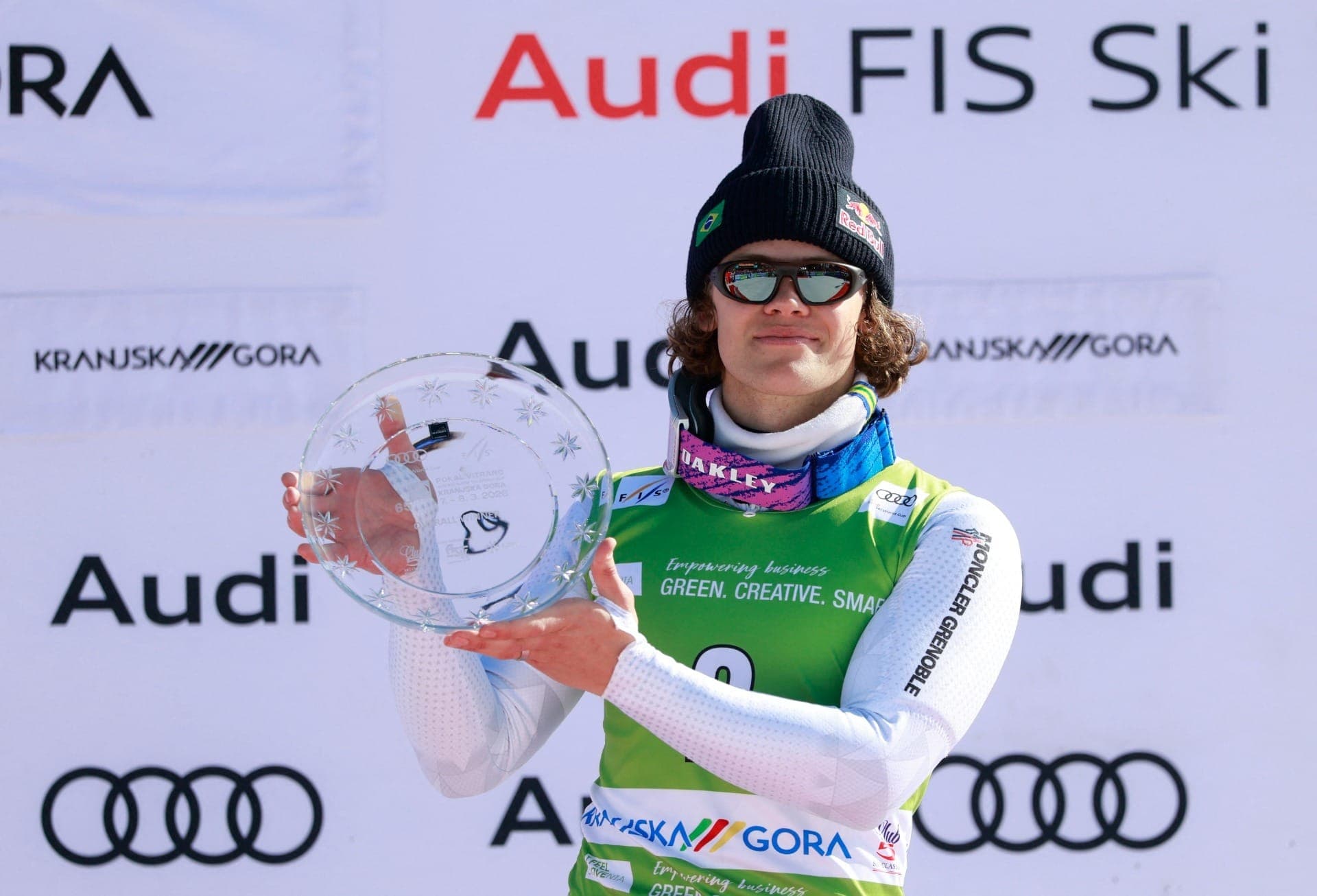 Lucas Pinheiro é bronze no slalom da Copa do Mundo de esqui