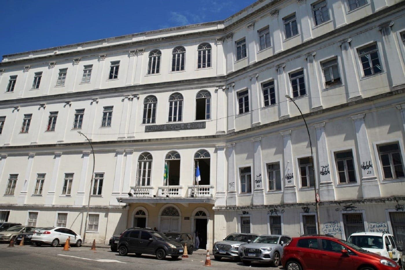 Professora aposentada da UFRJ é baleada em assalto no Rio de Janeiro