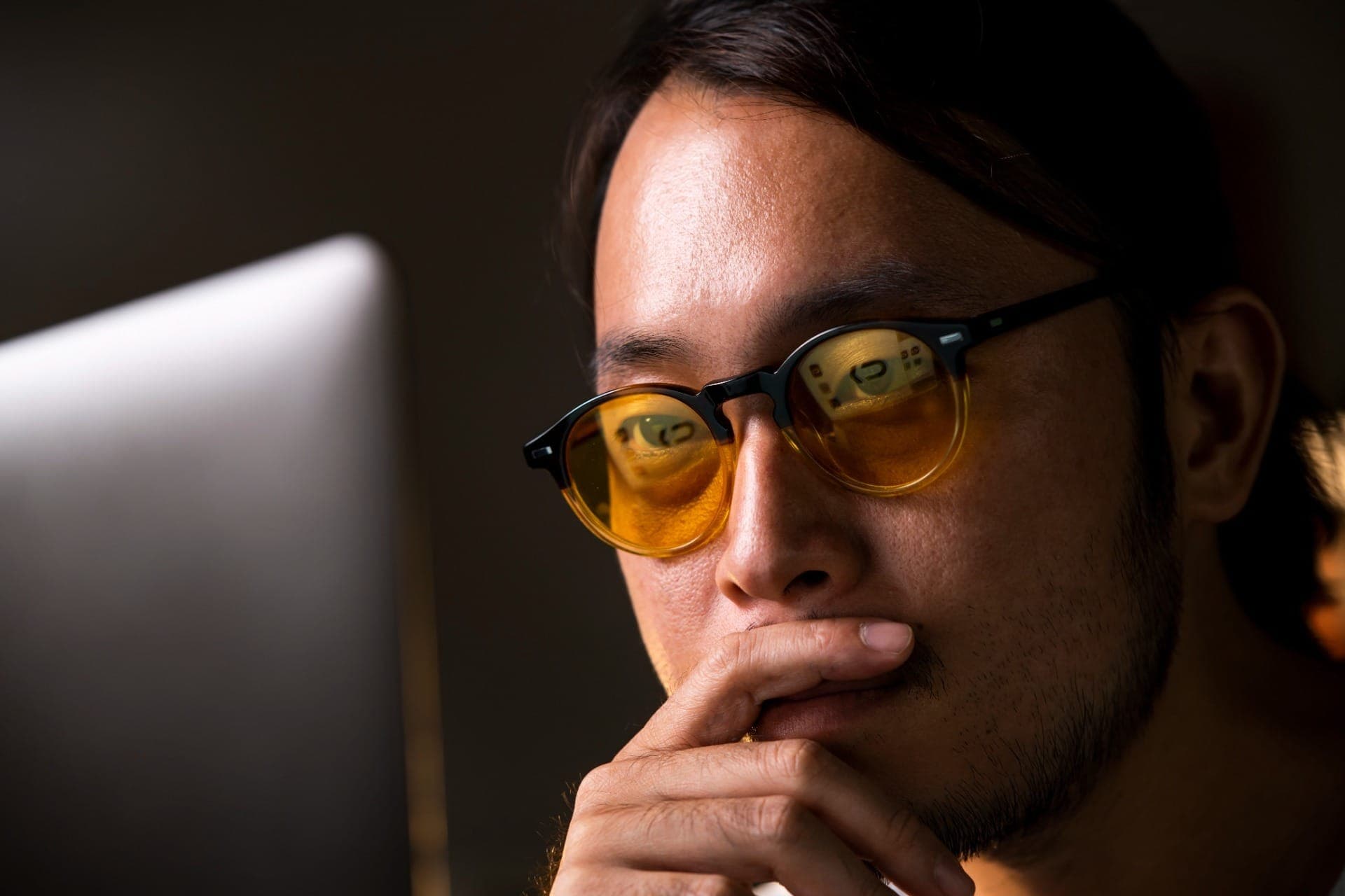 Os óculos com lentes Blue Block realmente trazem benefícios para a saúde?