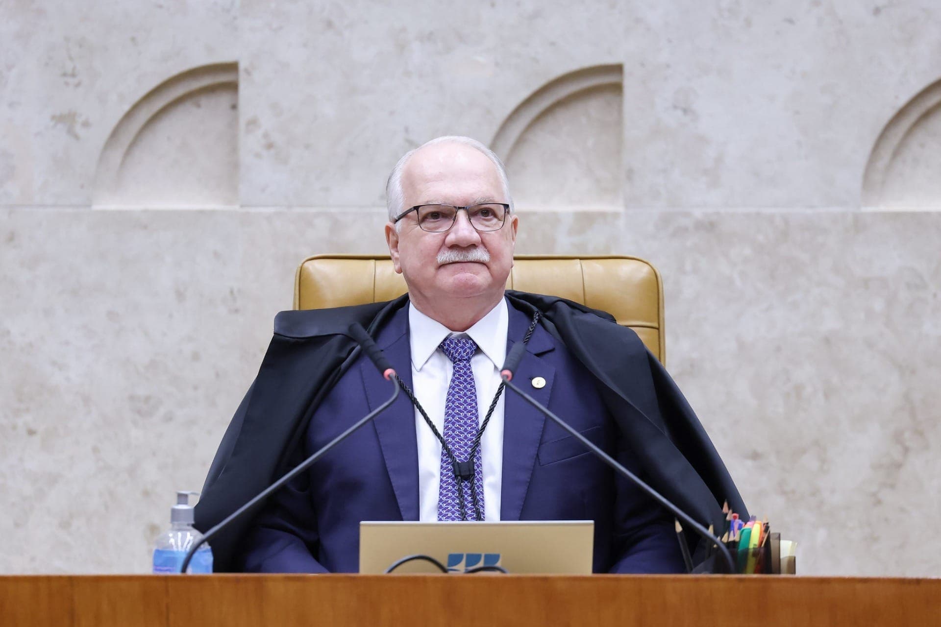 Fachin deve decidir relatoria contra clã Bolsonaro sobre filme Dark Horse