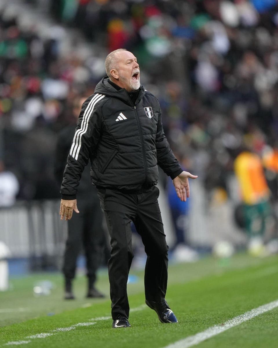Na estreia de Mano Menezes, Peru não joga bem e perde para Senegal