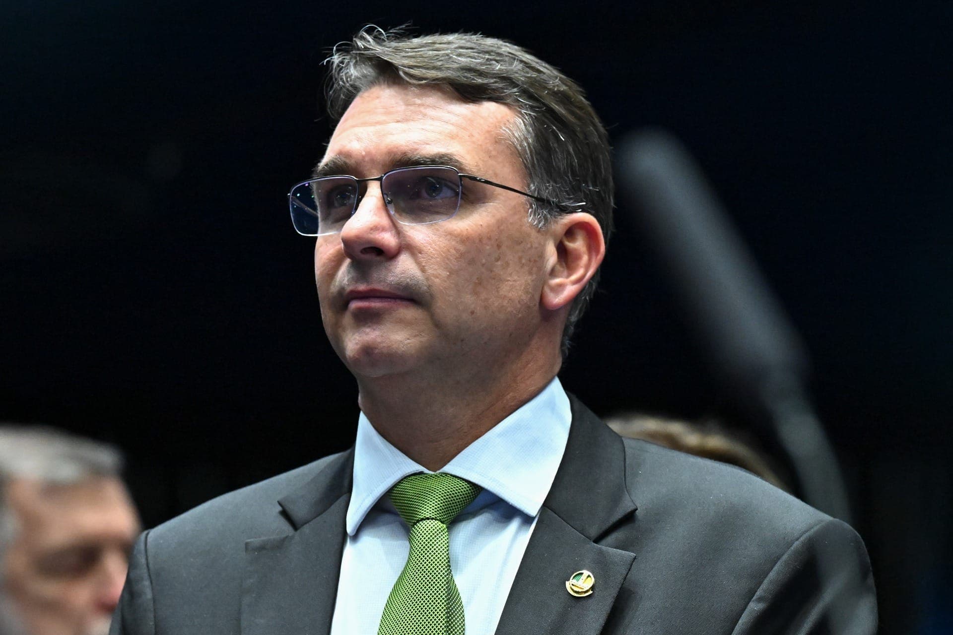 Flávio Bolsonaro anuncia que abrirá mão de segurança da PF nas eleições