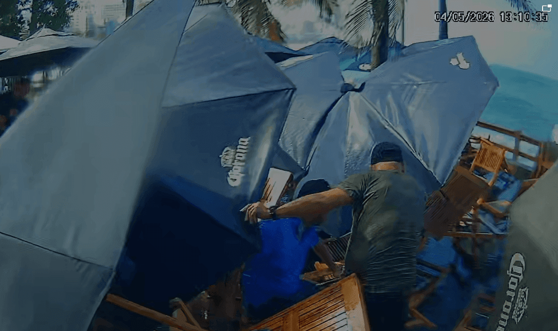 Ventania atinge quiosque e assusta clientes no Leblon, no Rio; assista
