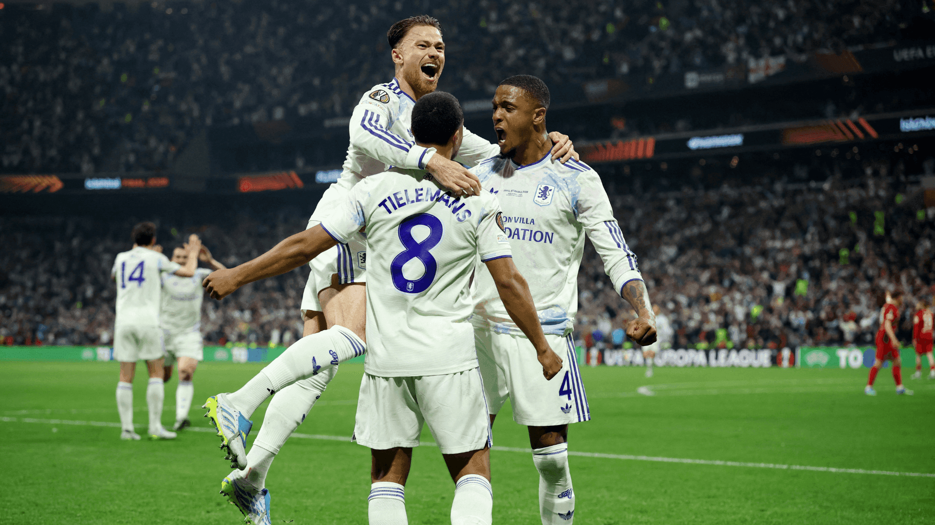 Aston Villa atropela Freiburg, conquista Liga Europa e quebra jejum