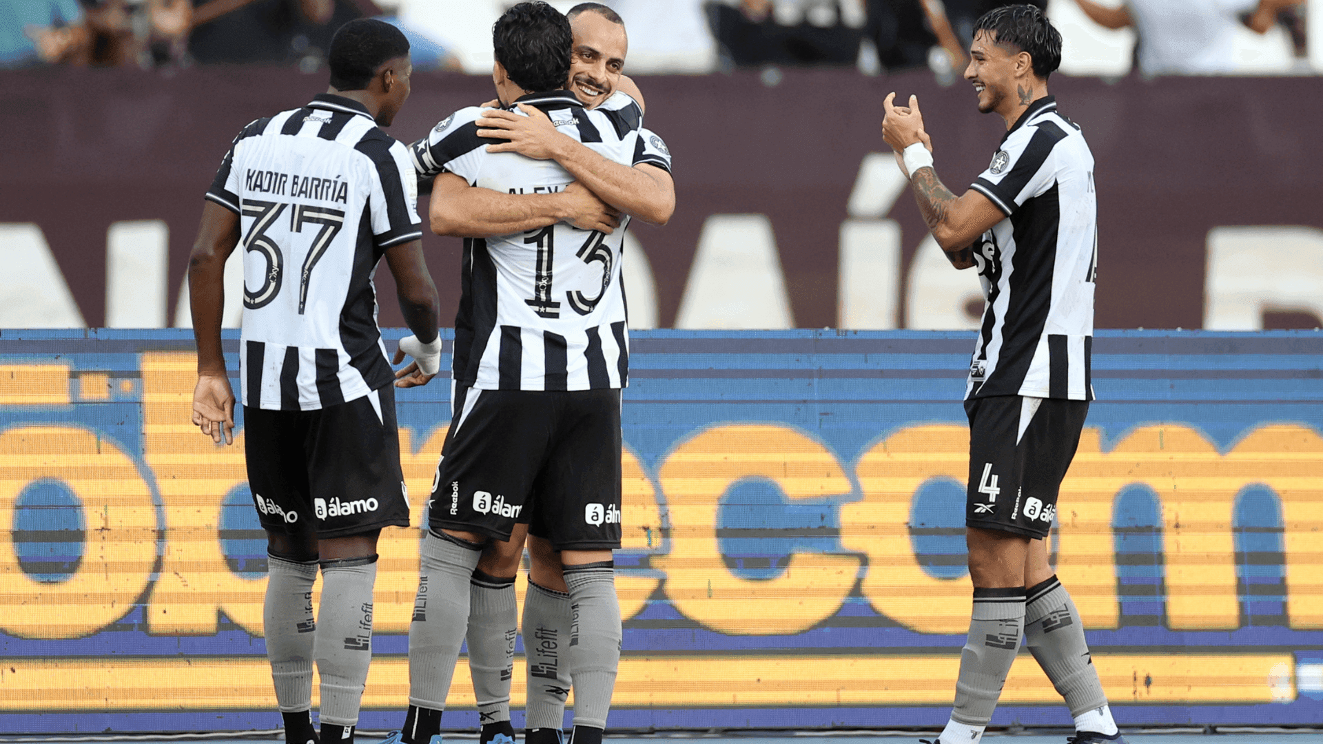 Botafogo e Fluminense fecham o sábado com clássico carioca na Série A