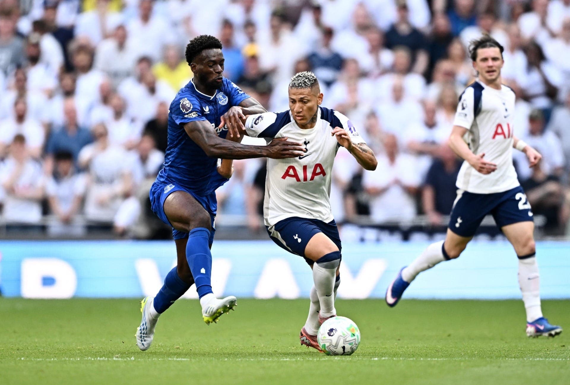 Premier League: quem foi rebaixado e quem se classificou a Champions